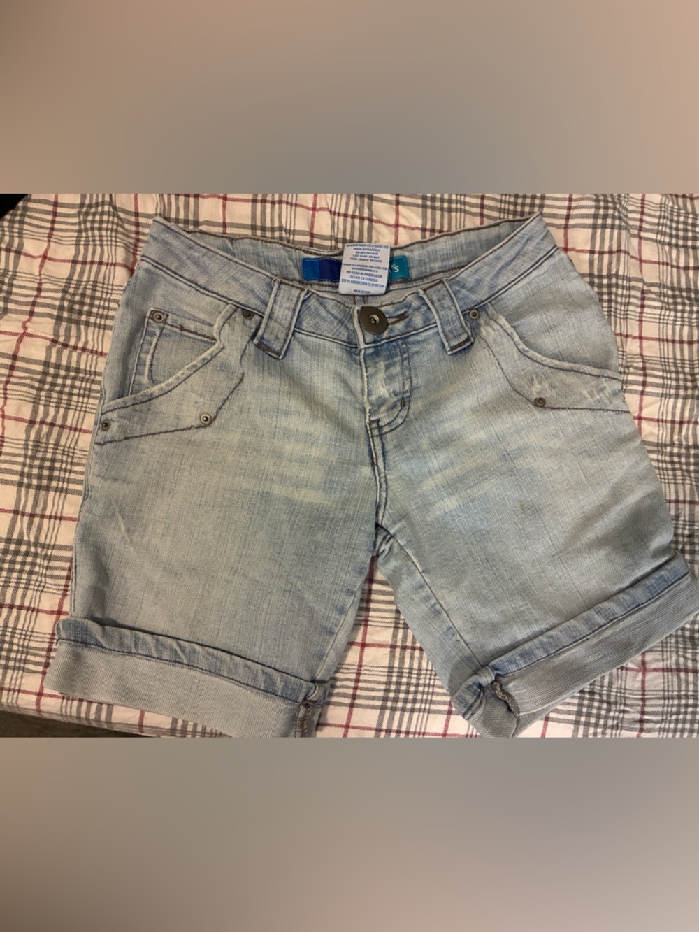 Delia’s Y2K Vintage Light Wash Denim Women's Rolled-Hem Shorts